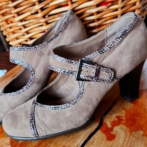 Suede Mary Jane Heels sz 9 tan